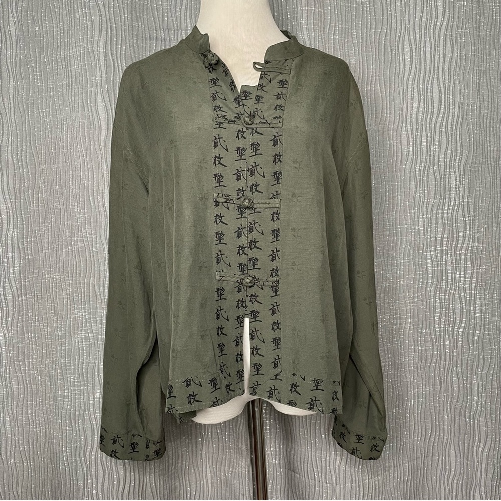 Chico’s Design silk Mandarin blouse